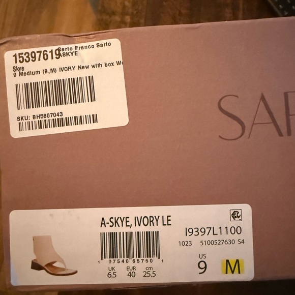 Franco Sarto A-Skye Ivory Sandals with Open Back and Stacked Heel NEW - Picture 5 of 5